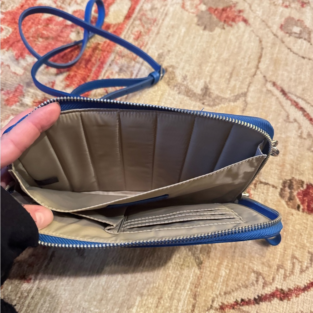 Tumi purse
